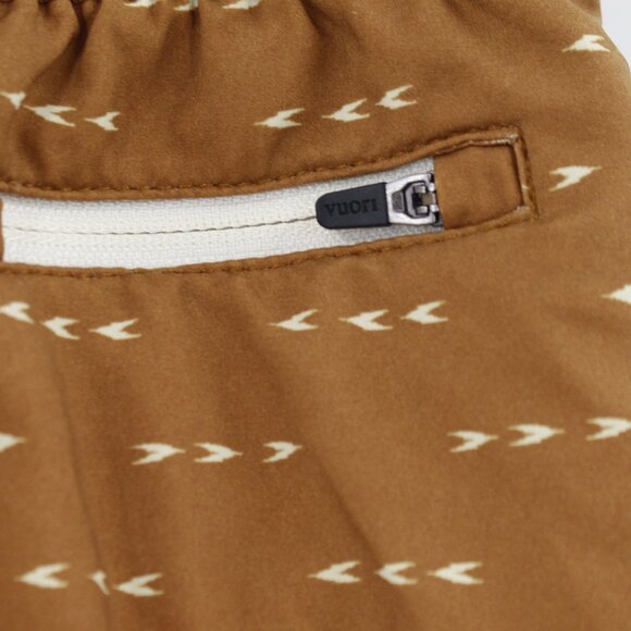 Vuori Shorts Womens XL Clementine 2” Athletic Drawstring Waist Lined printed run - Picture 2 of 10